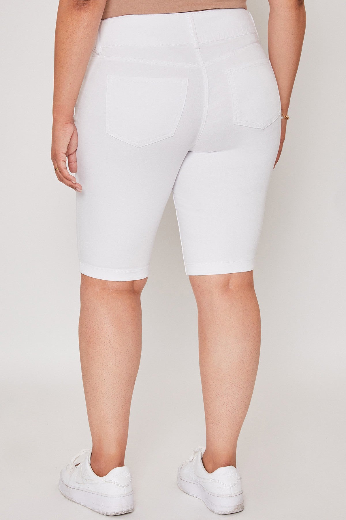 Bermuda high waist - white with worn effect