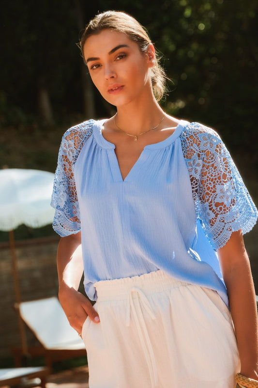 Blouse with lace (blue)