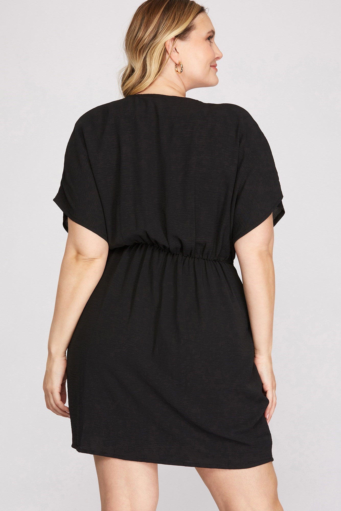 PRÉVENTE - Robe tissée à manches dolman (noir)