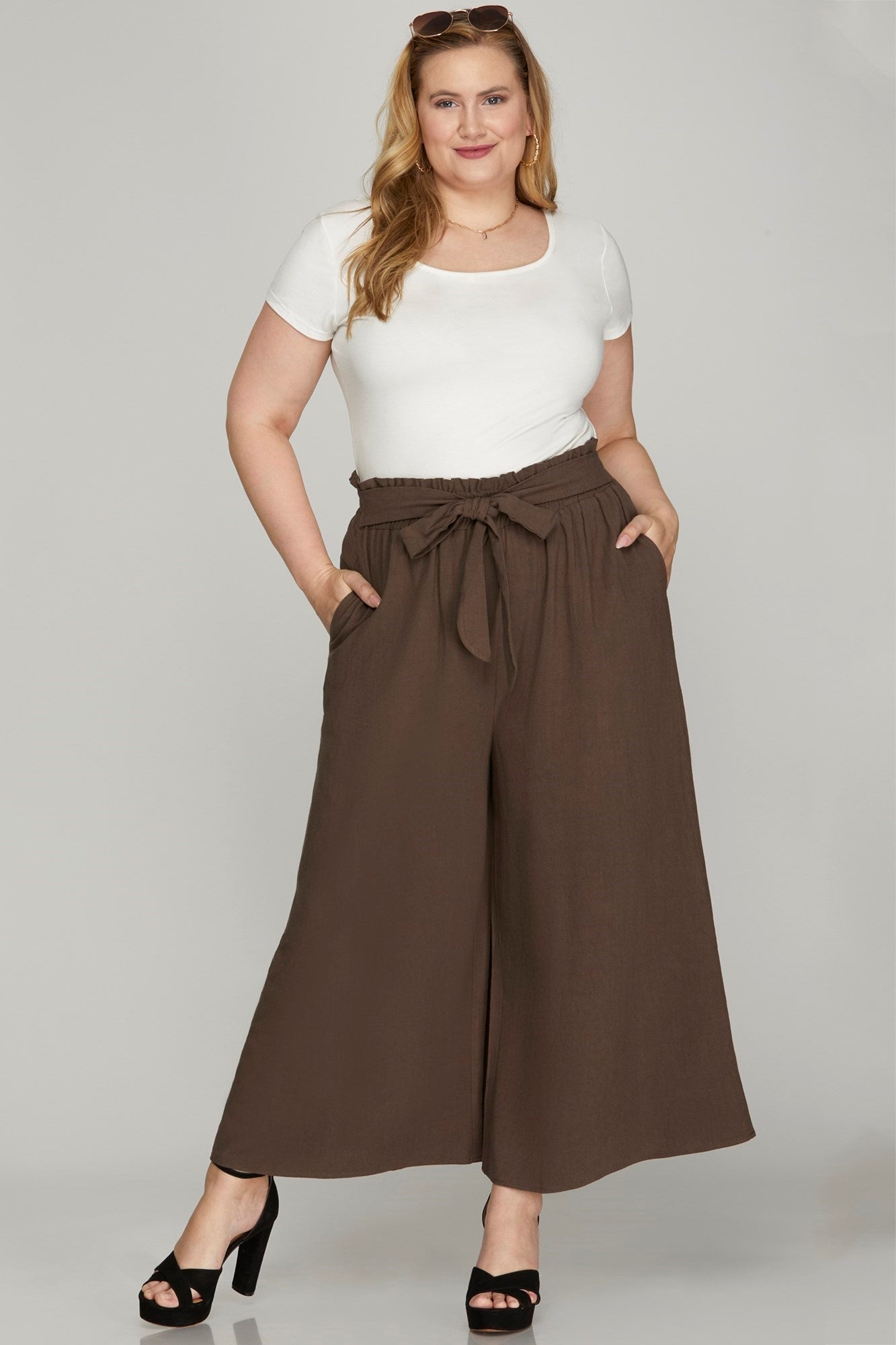 Palazzo pants with a belt (brown)