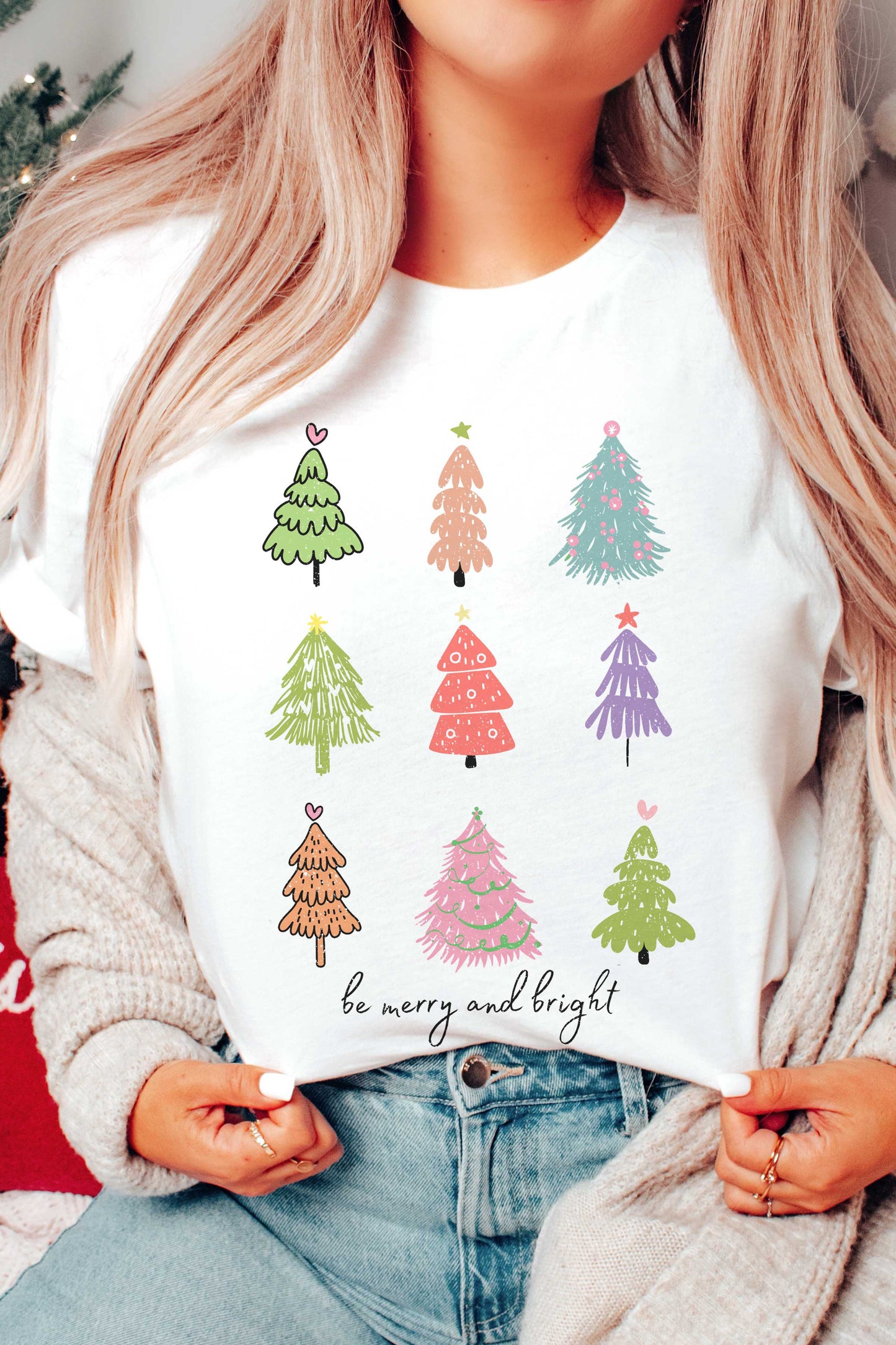 PRÉVENTE - T-shirt ''sapins multicolores''